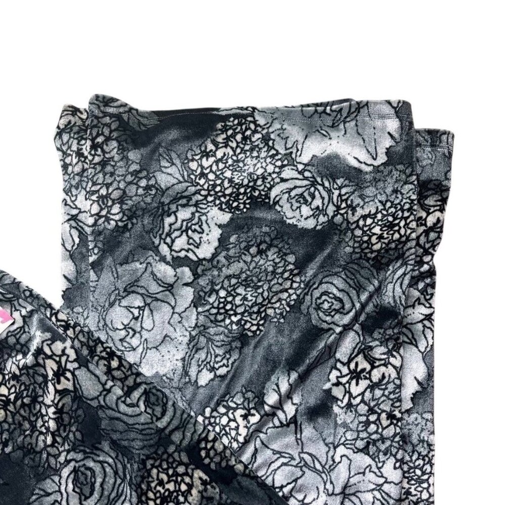 Wild Pearl Women's Size XXS Gray Velour Floral Wide Leg Pants New - Picture 6 of 6